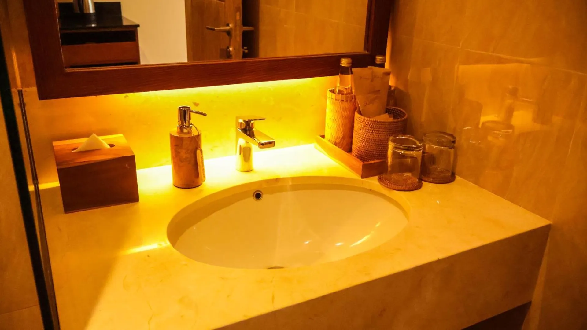 Kahayana Suites Ubud Hotel